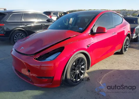 2022 Tesla Model Y Long Range Dual Motor All-Wheel Drive z USA, uszkodzony, nr VIN 7SAYGAEE6NF457237